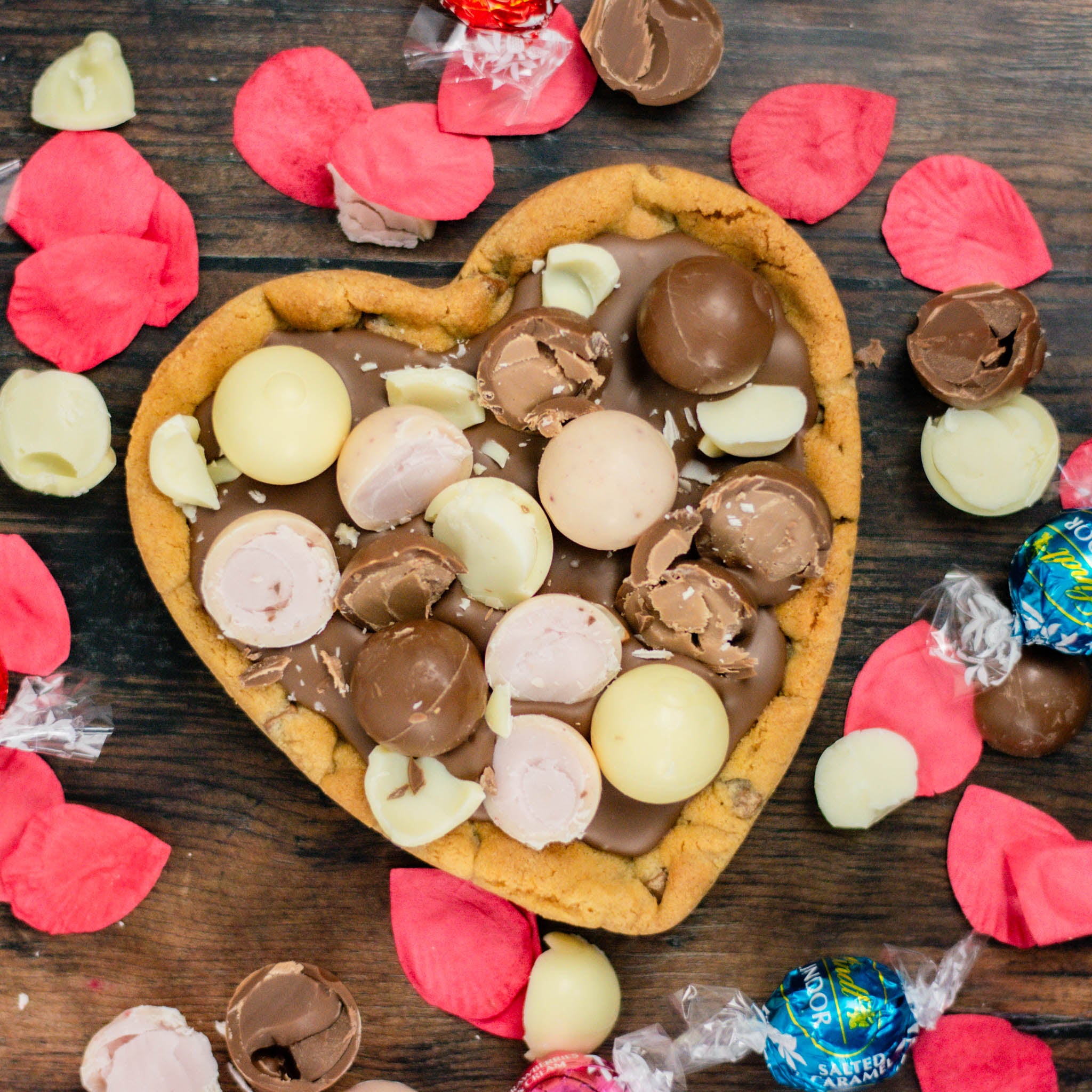 GIANT Lindt Lindor Heart Cookie